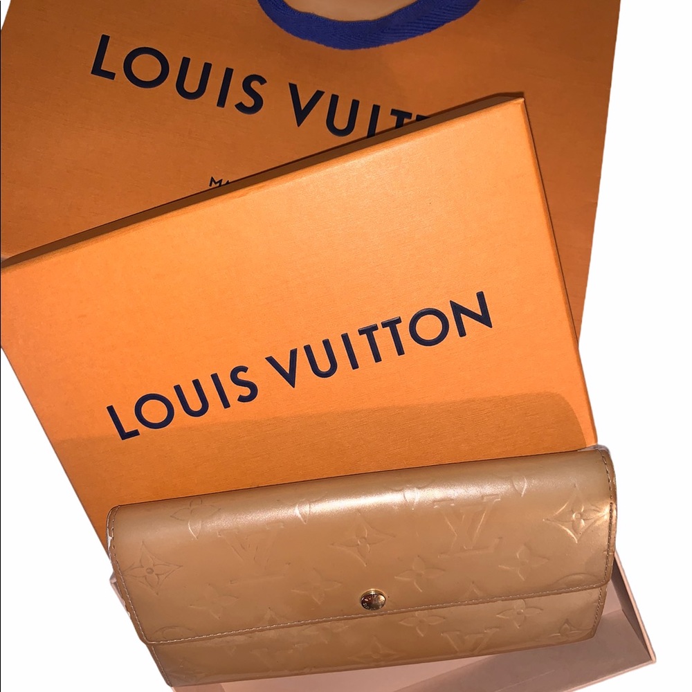AUTHENTICATED Louis Vuitton long wallet - Picture 10 of 16